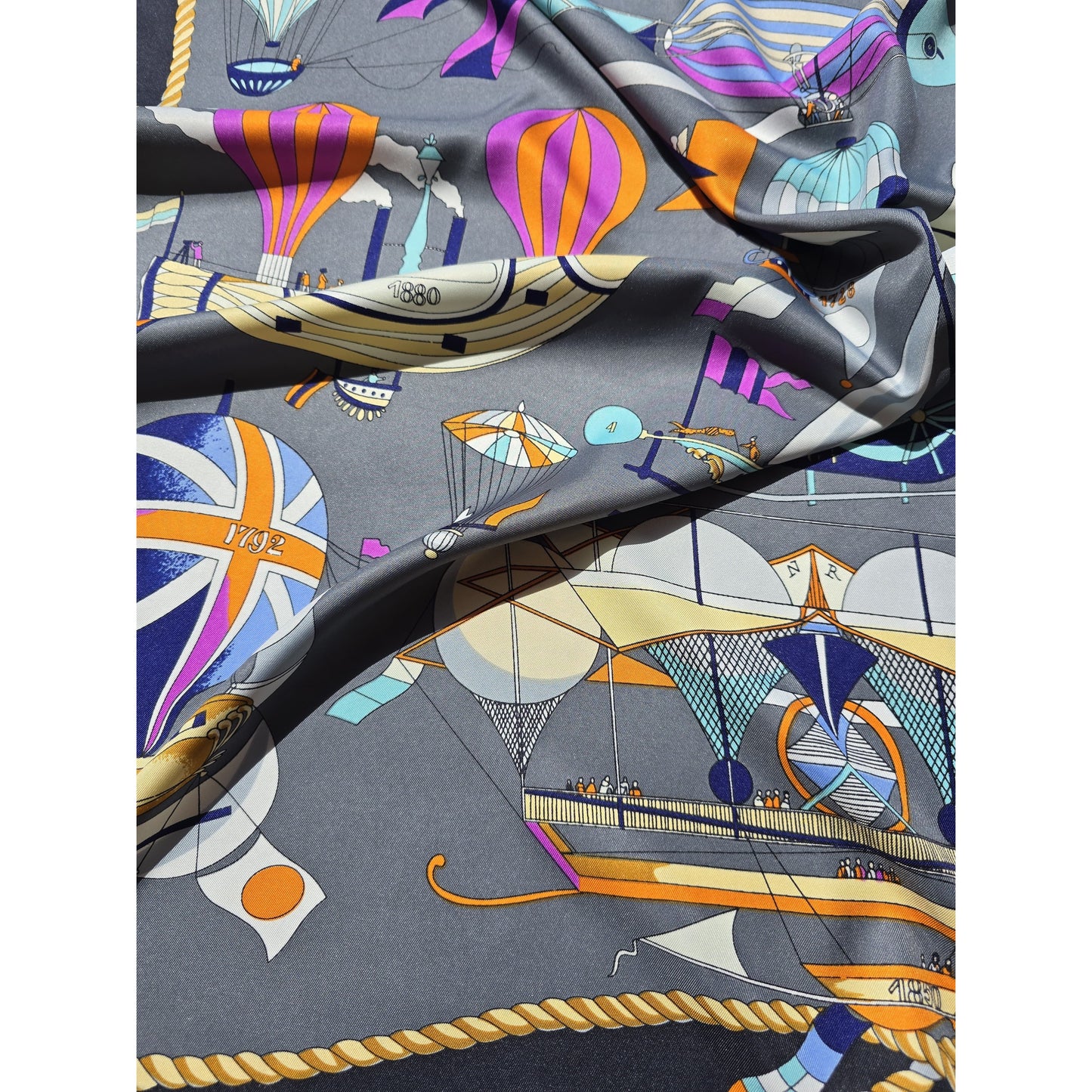 Square Pure Twill Silk Printed Scarf 90x90cm "L’Hyperion"