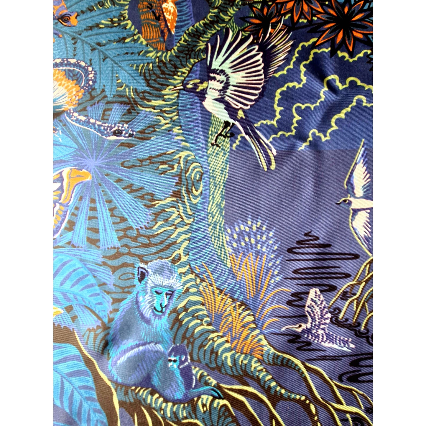 Luxury Double Sided Silk Twill Scarf "Tigre Dans La Forêt"