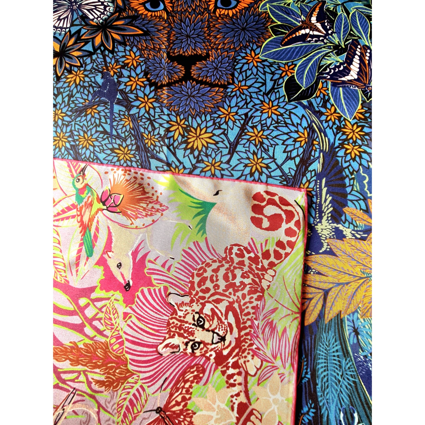 Luxury Double Sided Silk Twill Scarf "Tigre Dans La Forêt"