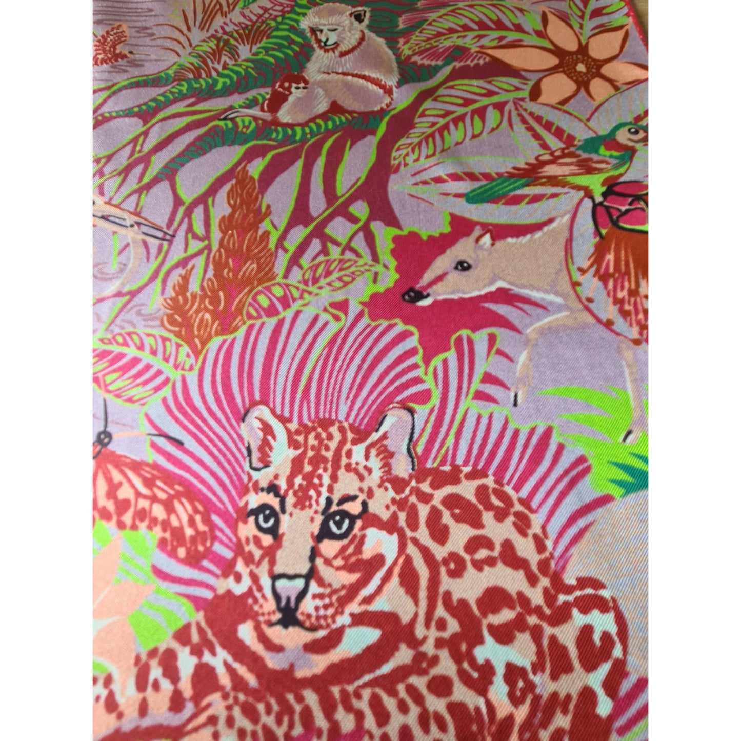 Luxury Double Sided Silk Twill Scarf "Tigre Dans La Forêt"