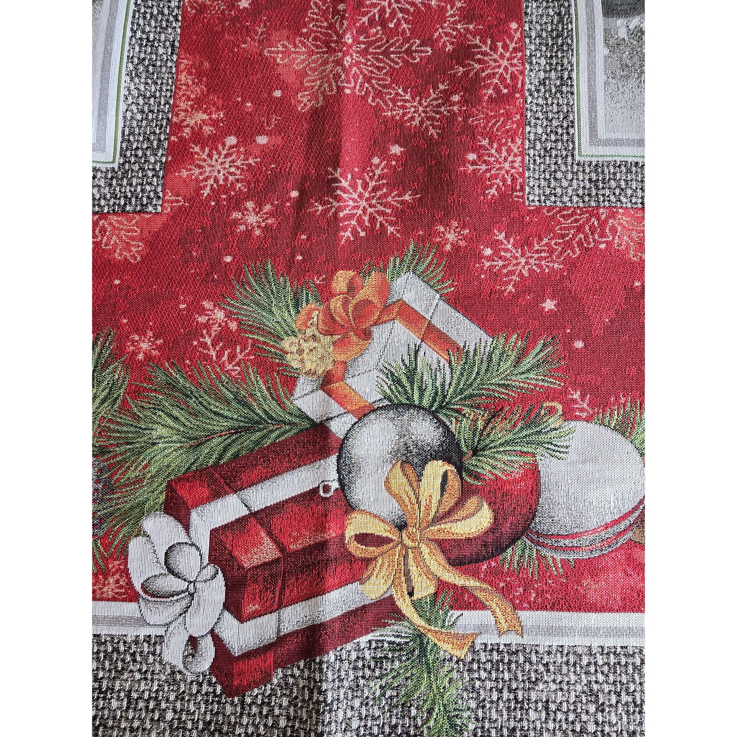 Luxury jacquard tablecloth "Christmas Party"